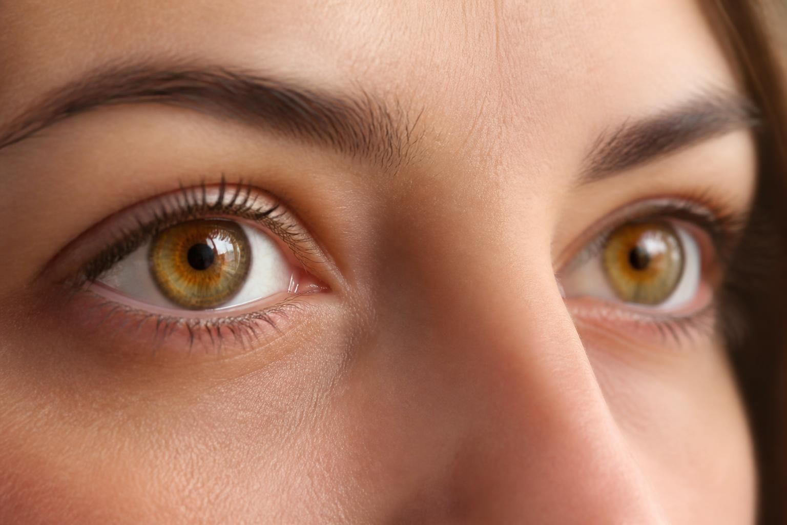 découvrez pourquoi les yeux couleur hazel semblent changer de teinte et ce qui rend cette couleur si unique et captivante.